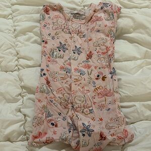 Like New, Magnetic Me Sleeper